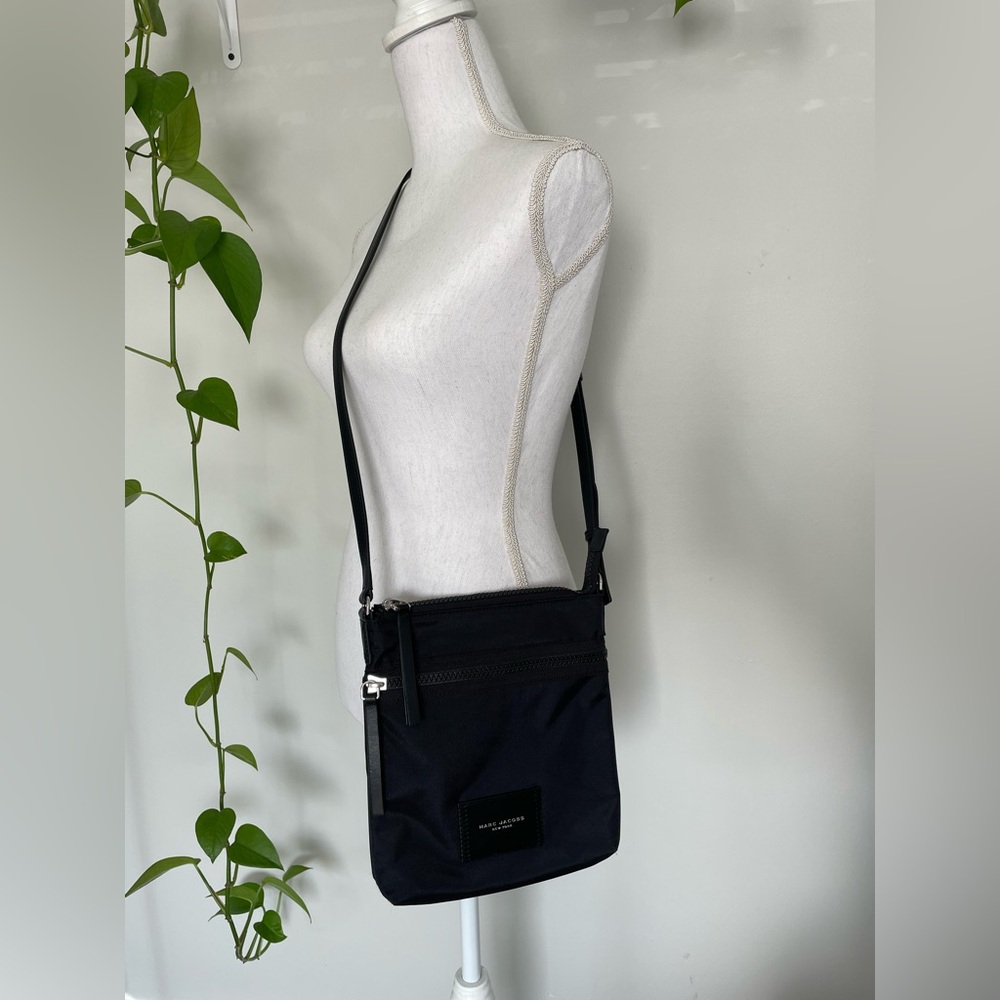 Marc Jacobs New York Nylon Crossbody Messenger Bag Purse